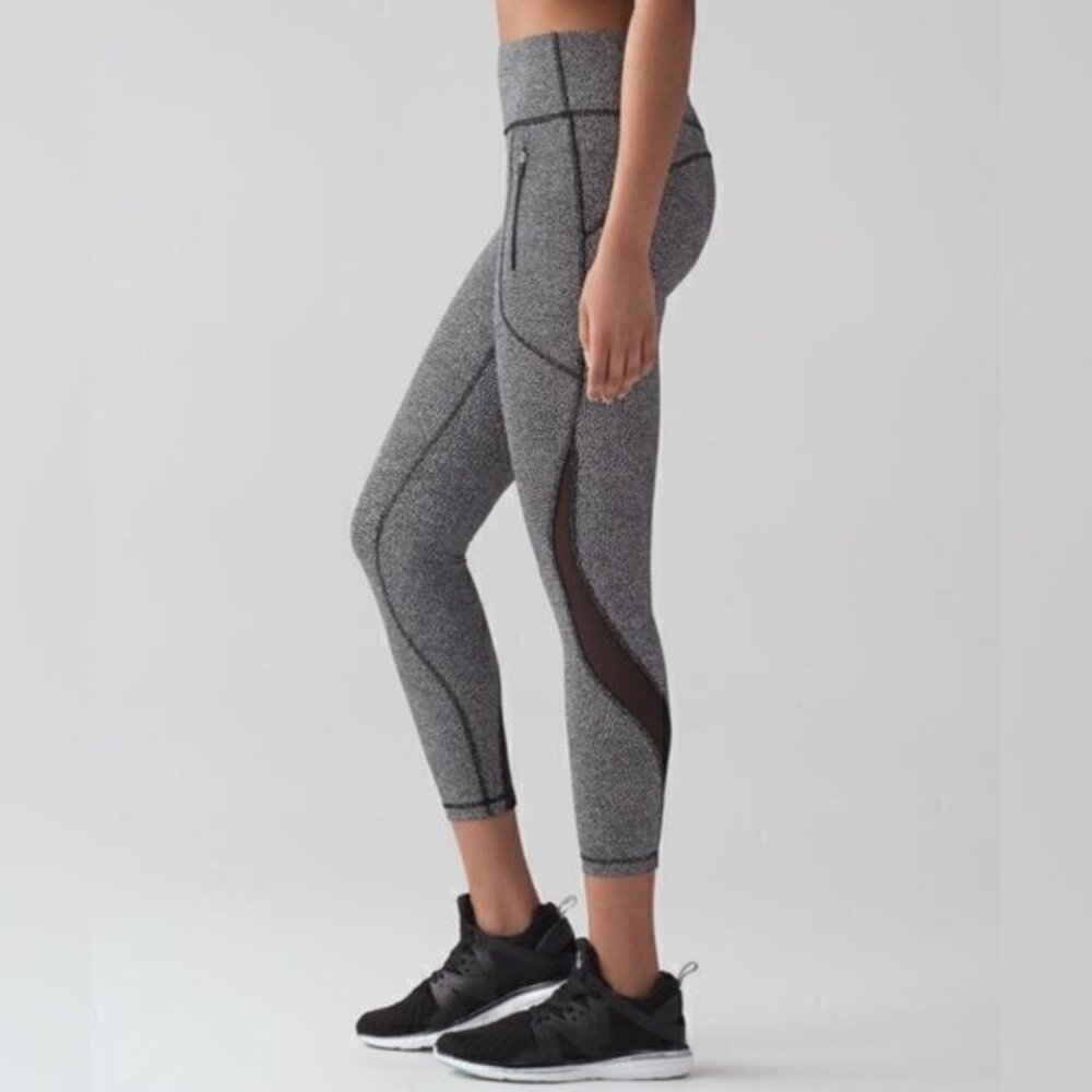 Lululemon Invigorate 7/8 Tight Leggings